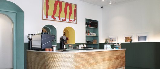 coffee-shop-alegria-cafe-en-antigua-guatemala-Alegría-barra