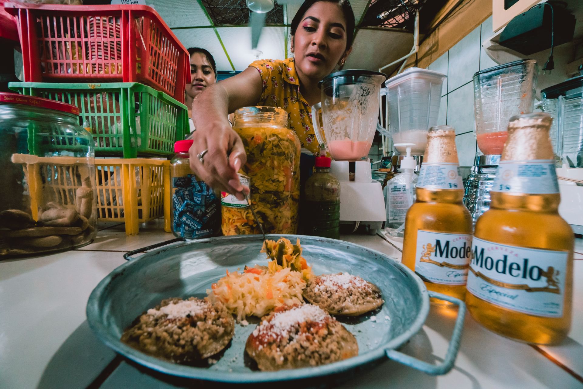 Cerveza-Modelo-Delo-Refacciones-Mercado-Central-Chiquimula-Oriente-Guatemala-Garnachas-3.jpg