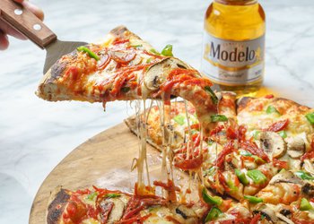 Cerveza-Modelo-Pizzeria-Vice-Restaurante-Antigua-Guatemala-Las-Vibras-1-Pizza.jpg
