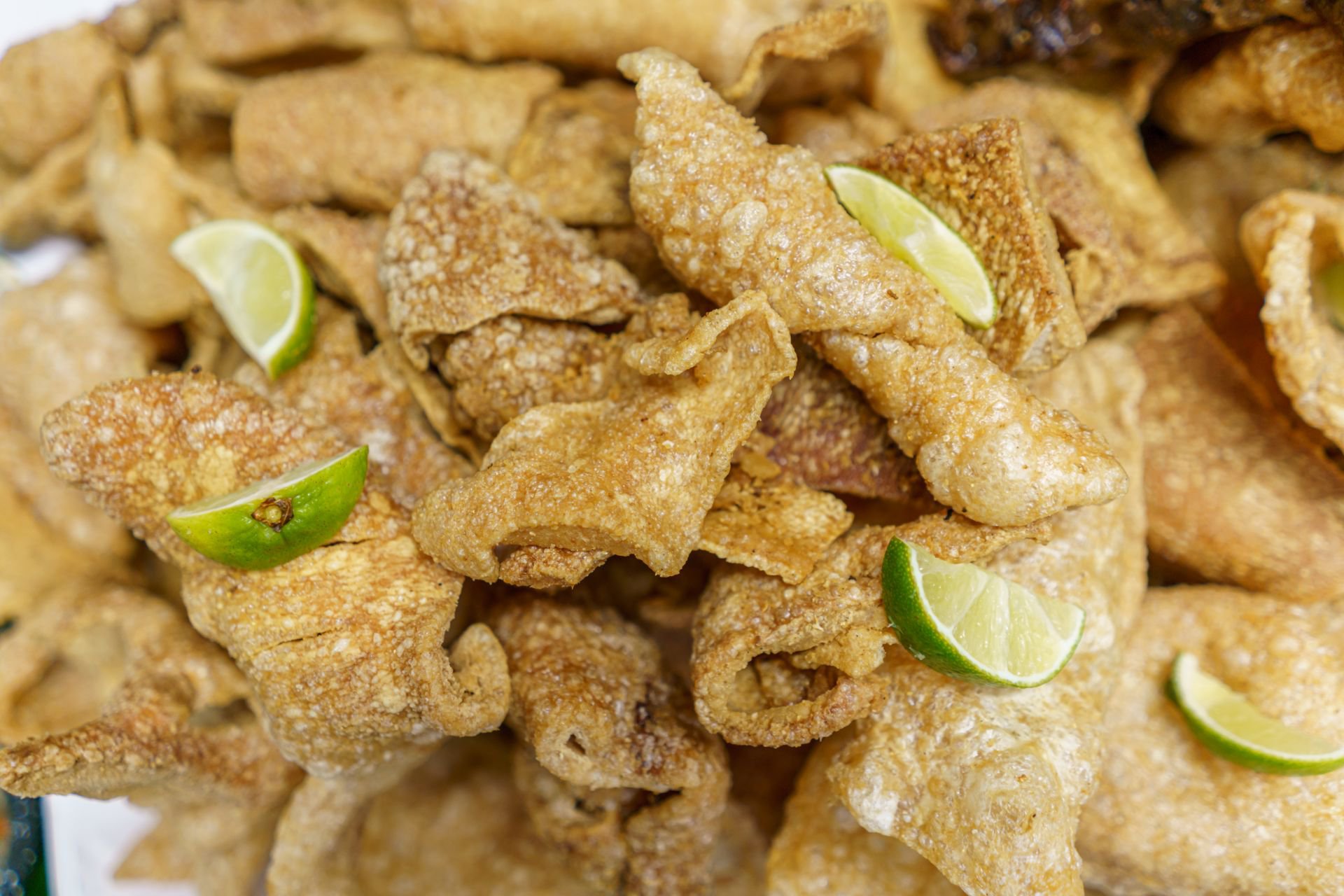 Chicharrones-Dona-Mela-Refacciones-Mercado-Central-Zona-1-Guatemala-3.jpg