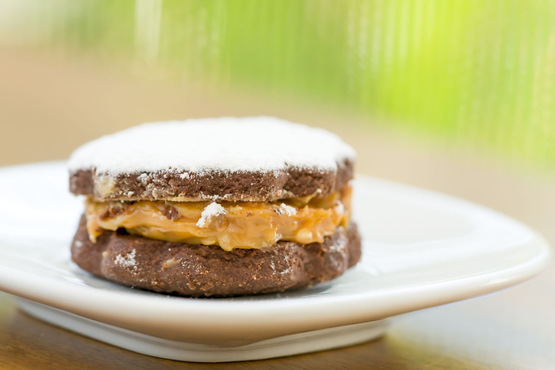 Meli-Melo-Restaurante-Peruano-Guatemala-Meli-Melo-Restaurante-Peruano-Guatemala-postre-alfajores-chocolate-1.jpg