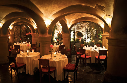 Meson_Panza_Verde_Guia_Rockstar_Antigua_Guatemala