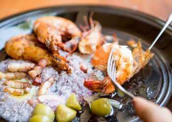 Peter-Meng-Sal-Charcuteria-Guatemala-Receta-Shrimp-Grits-Maiz-Negro-Camarones-9.jpg