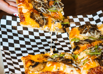Pizza_Hongos_Trufados_Pizza_Cuatro