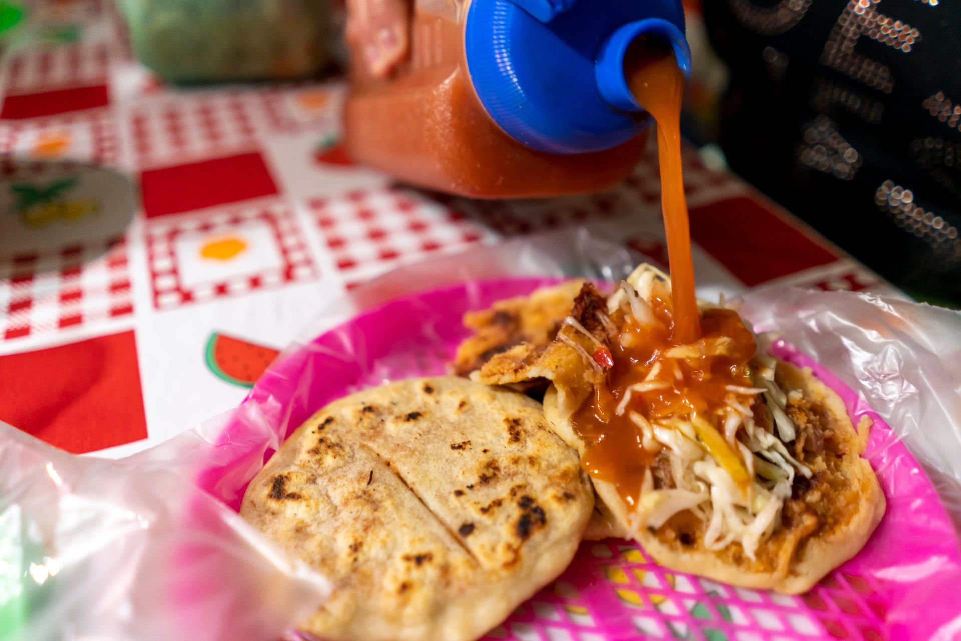Pupusas con salsa