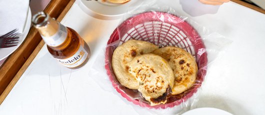 Pupuseria-San-Miguelito-Zona-1-Ciudad-Guatemala-Pupusas-Restaurante-Salvadoreno-Cerveza-Modelo-3.jpg