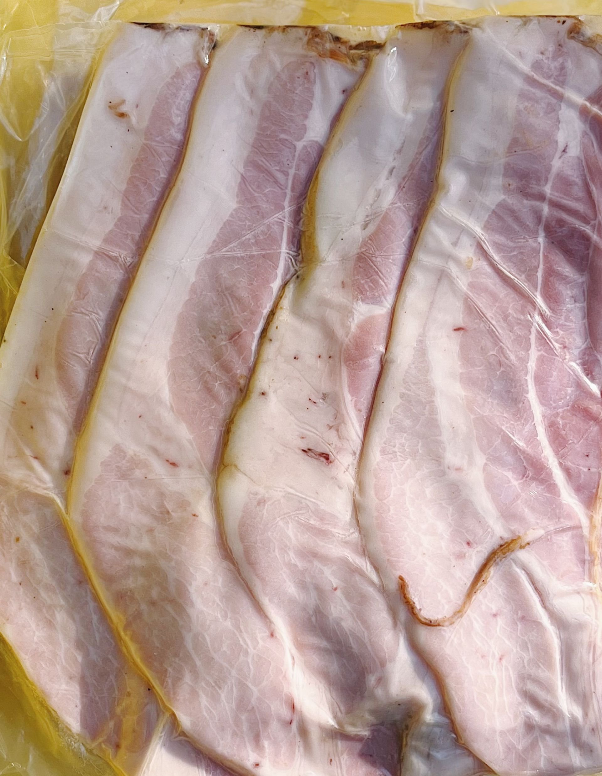 Tocino curado en Cajeta de Sal Charcutería