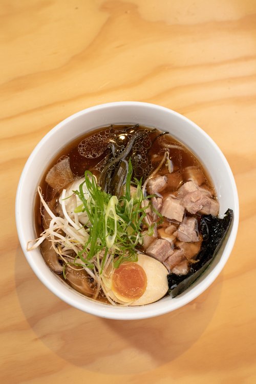 kombu-restaurante-antigua-guatemala-shoyu-ramen.jpg