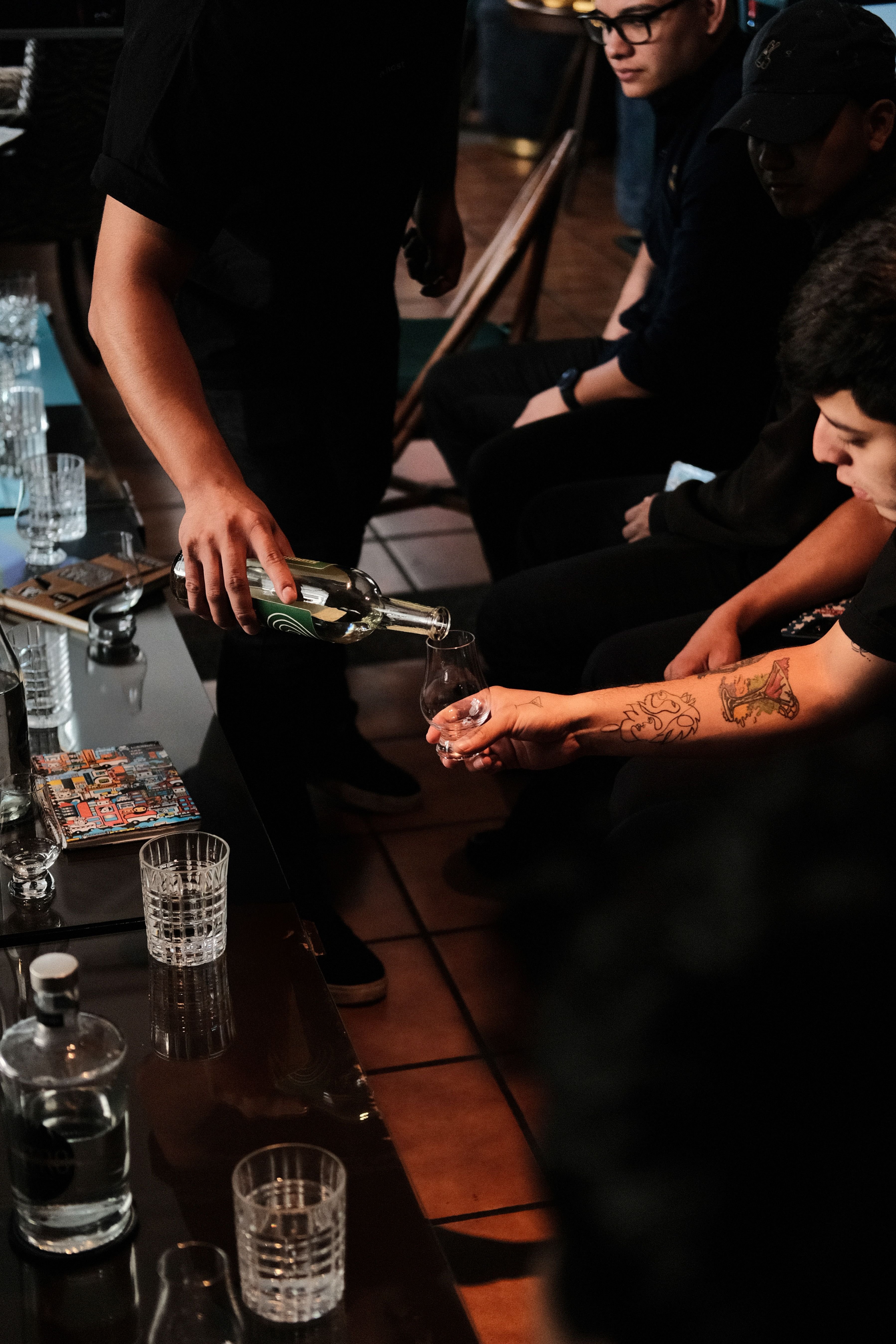 Degustación para miembros de la industria gastronómica salvadoreña durante masterclass de Jorge Urbano / Imagen cortesía de Andrés Viana