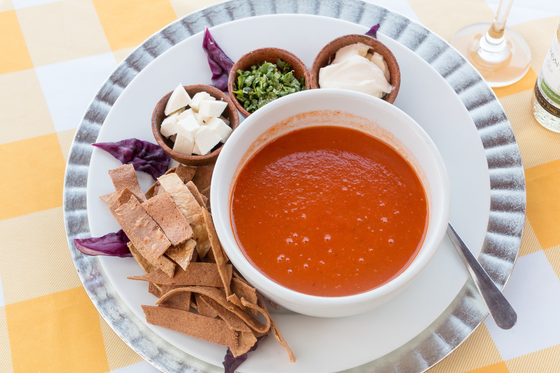 isla-bonita-restaurante-peten-guatemala-sopa-de-tortilla