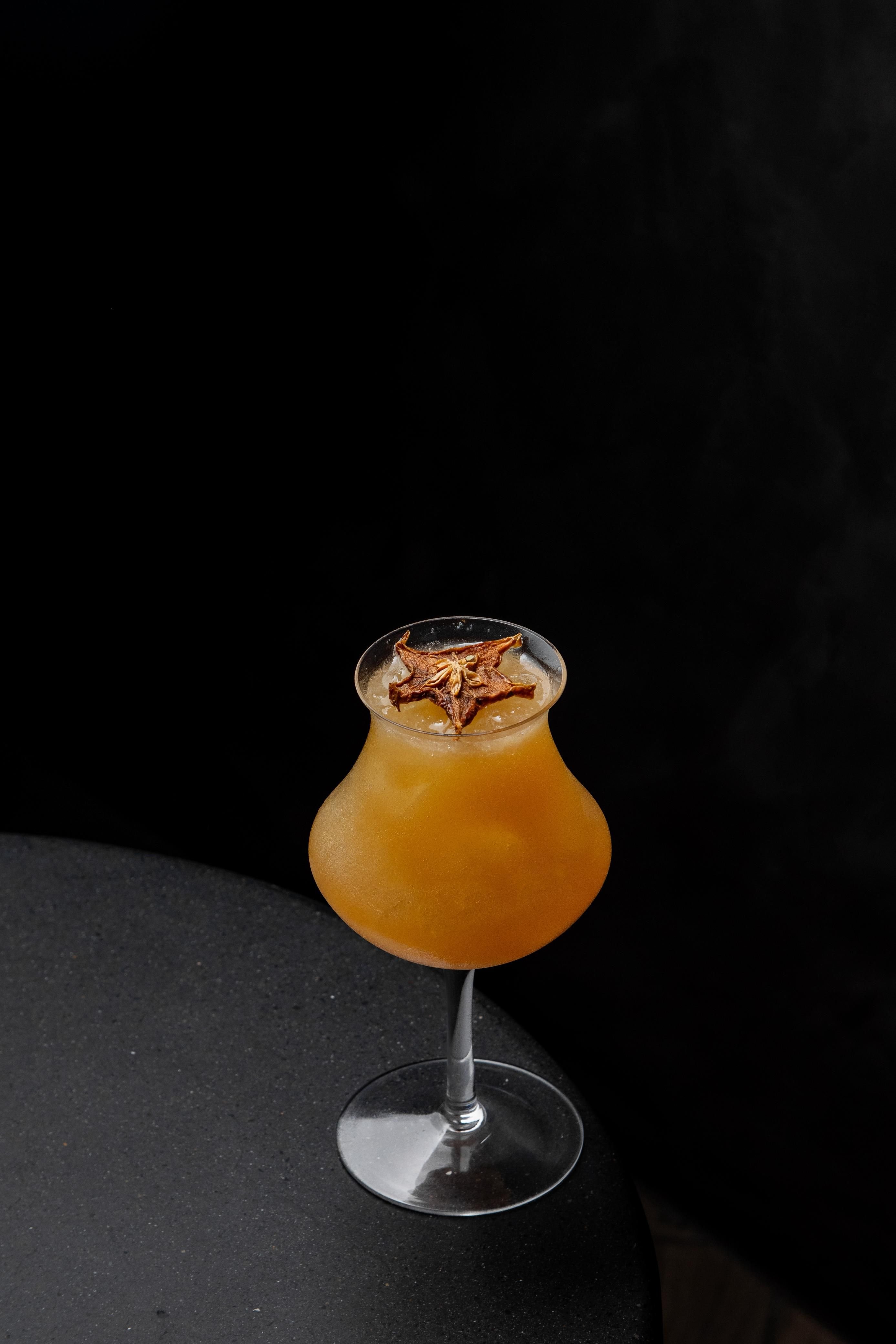 Ñom Ñom / Coctelería de Gracia en San Salvador, El Salvador