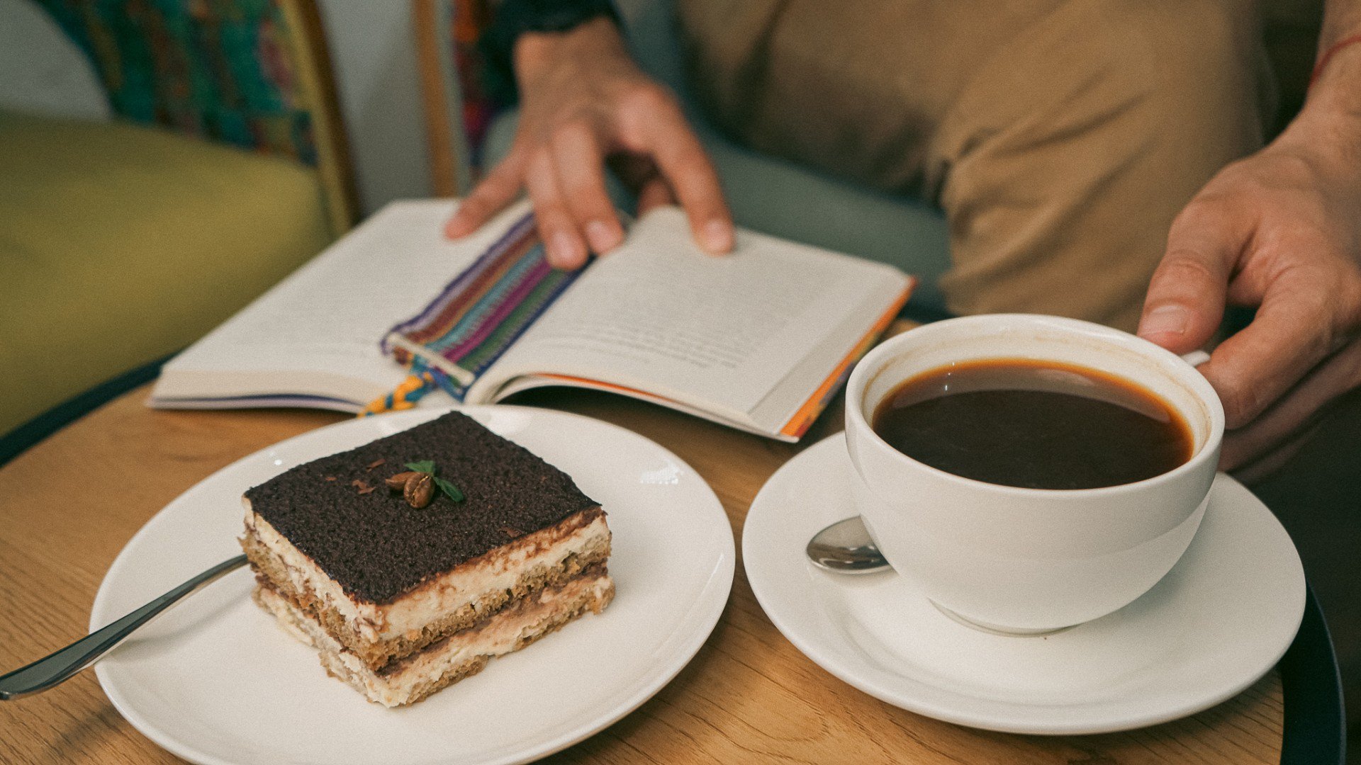 coffee-shop-siena-luz-en-antigua-guatemala